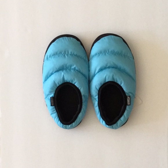 Padded Slippers - Picture 1 of 4